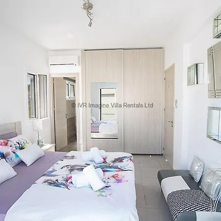 Beautiful Minutes From The Beach, 1405 Vilă *